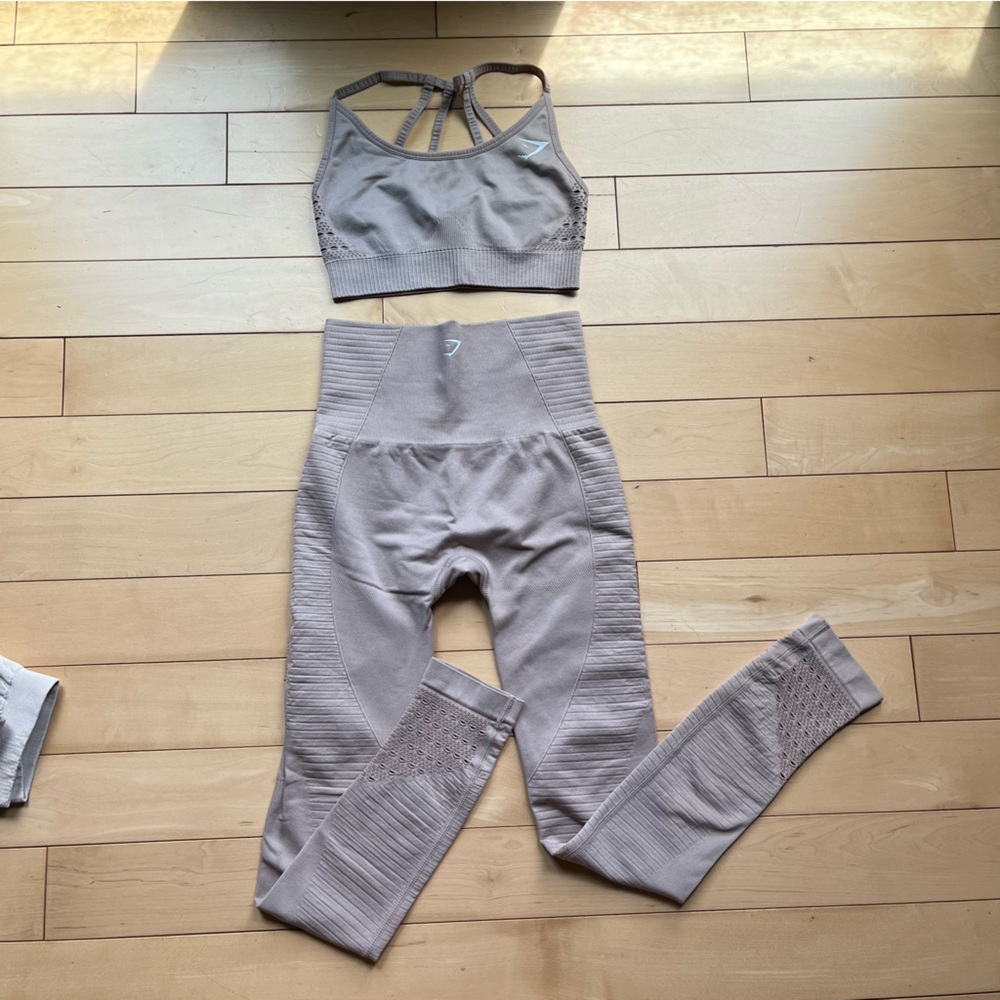 Gymshark Sports Bra & Leggings Set Size S - Picture 7 of 12